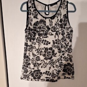 Chic Floral Tank Top in Black and White